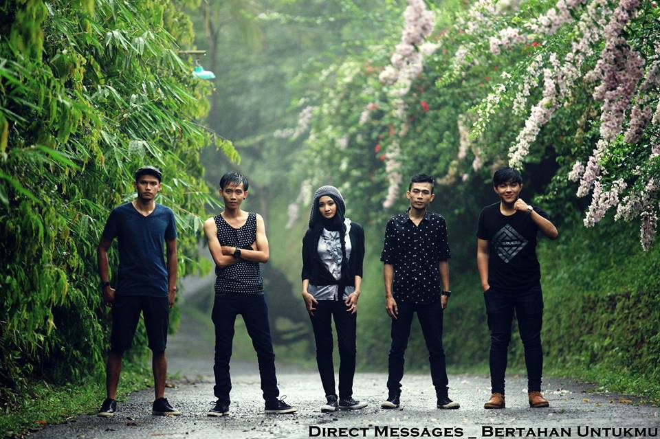 DIRECT MESSAGES band