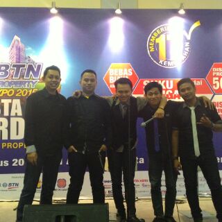 PARAS BAND