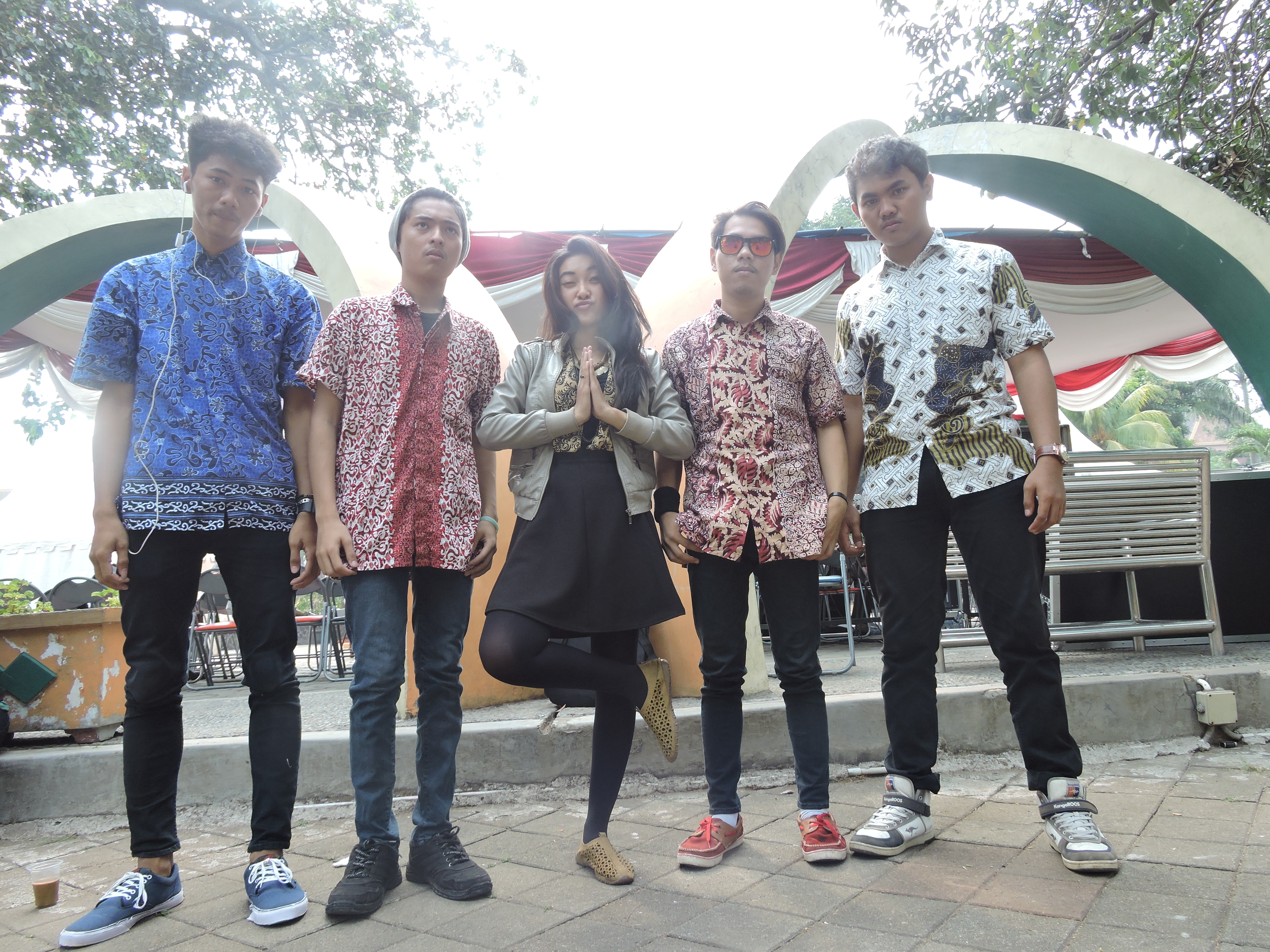 Syainirous Band